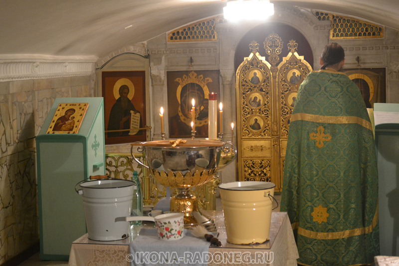 Освящение иконы в крипте Успенского собора